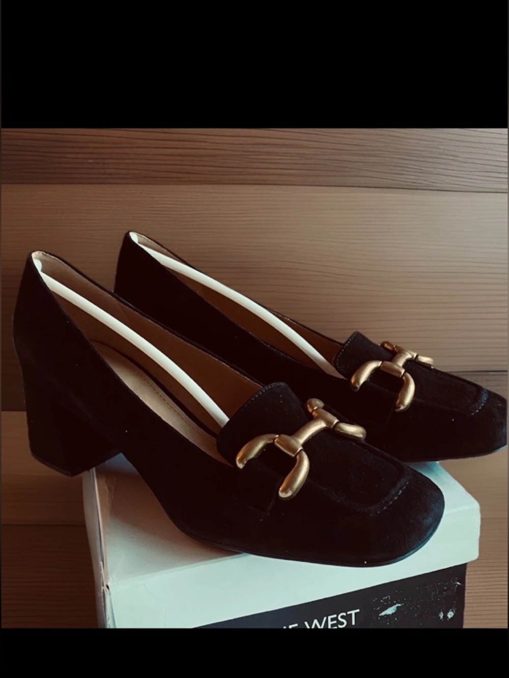 NIB Nine West Black Suede Heels Size 9M Veepe Leather Gold Link Chain Loafer